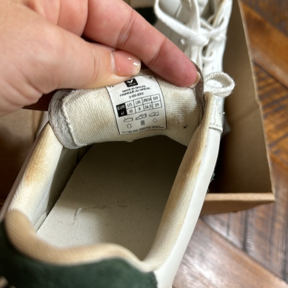 Veja V-12 Leather- Gender Inclusive- Extra White/Cypress - Picture 8 of 9